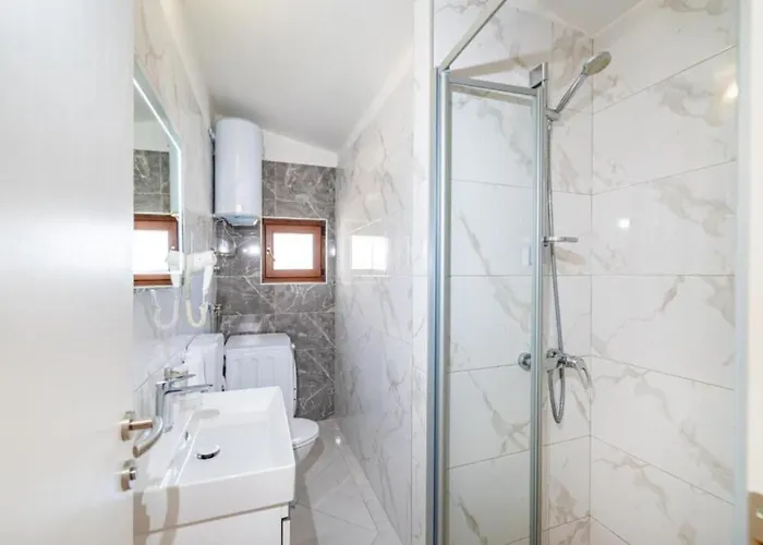 Tonka And Lara With Shared Pool * Donje Rastane