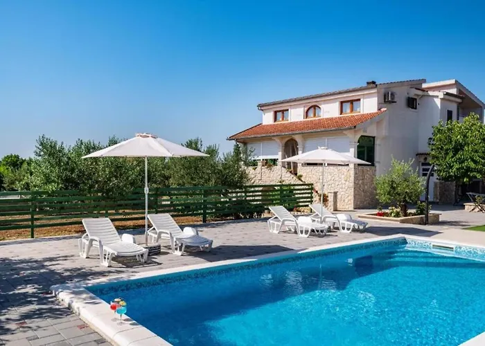 Tonka And Lara With Shared Pool Donje Rastane