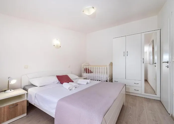 Tonka And Lara With Shared Pool * Donje Rastane