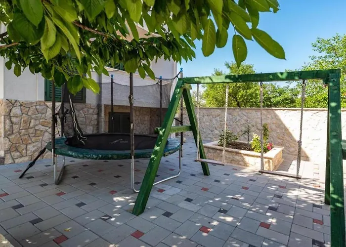 Tonka And Lara With Shared Pool Donje Rastane